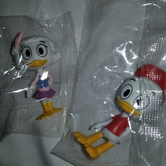 Disney Ducktales  Reboot Webby Huey Mini Figure from Blind Box Cake Topper Lot - Picture 4 of 5